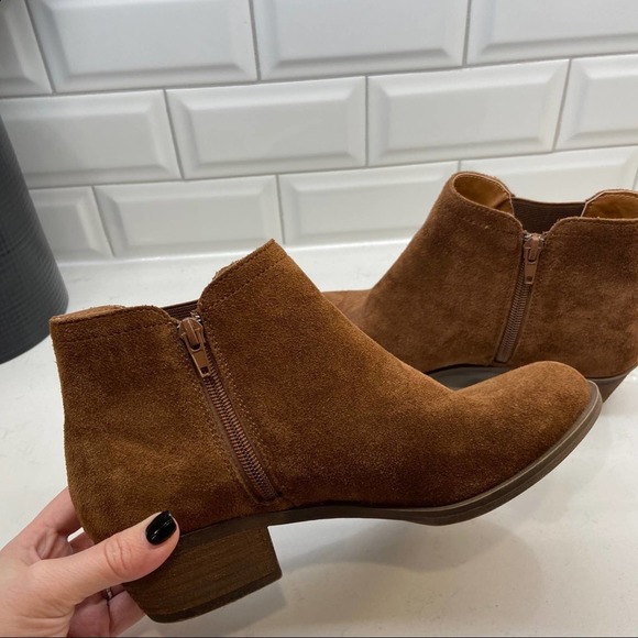 Kensie Shoes - NWOB Kensie Garry Suede Ankle Bootie Brown